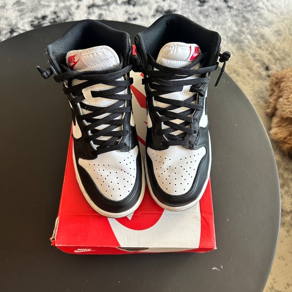 Women’s Nike dunk high - pandas - Picture 2 of 5